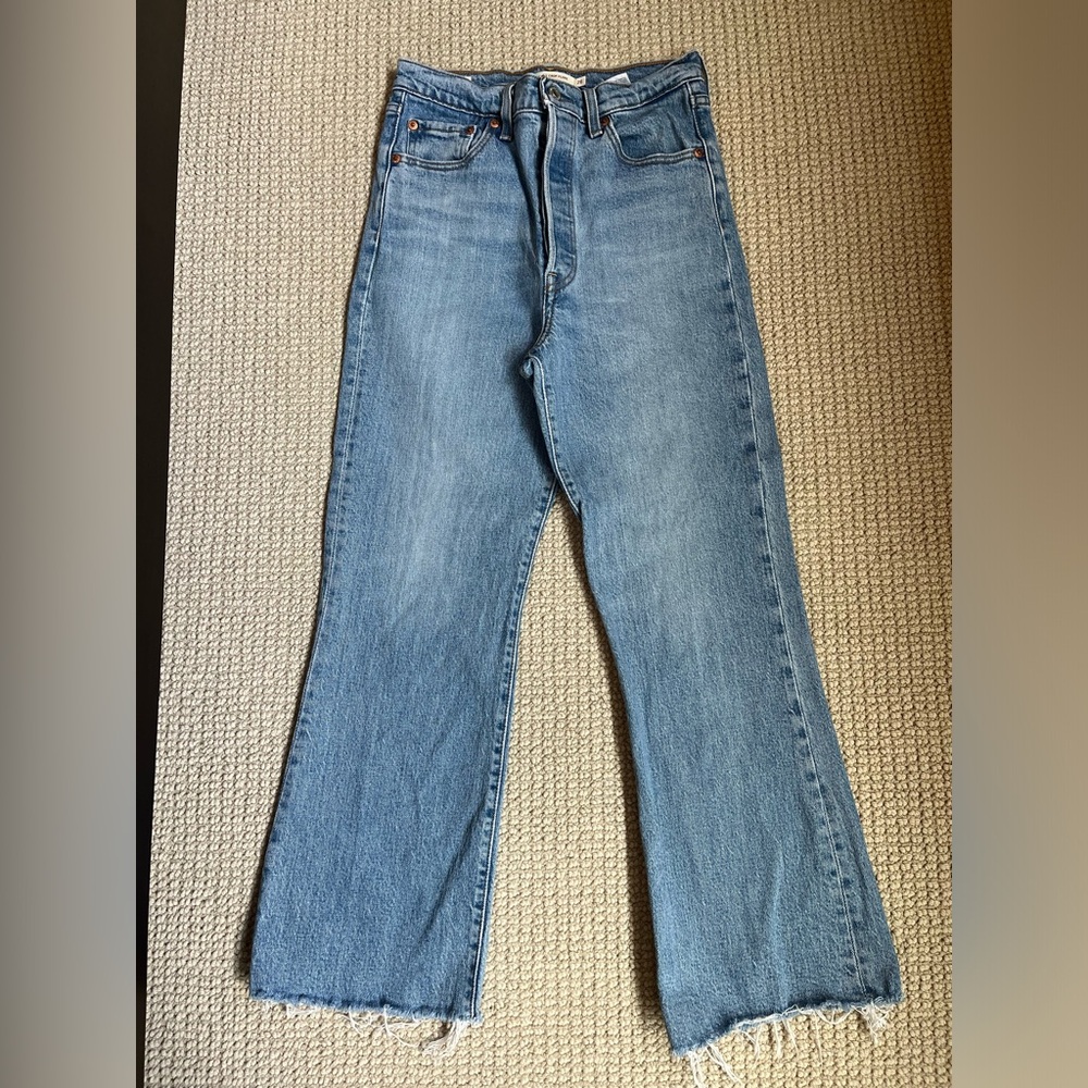 Levi’s Ribcage Crop Flare